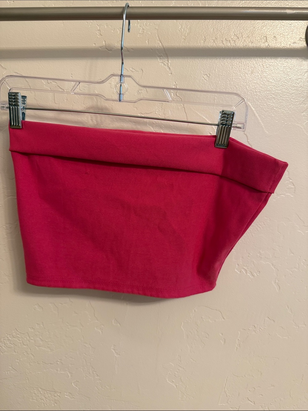 PrettyLittleThing Fuchsia Fold-Over Strapless Crop Top